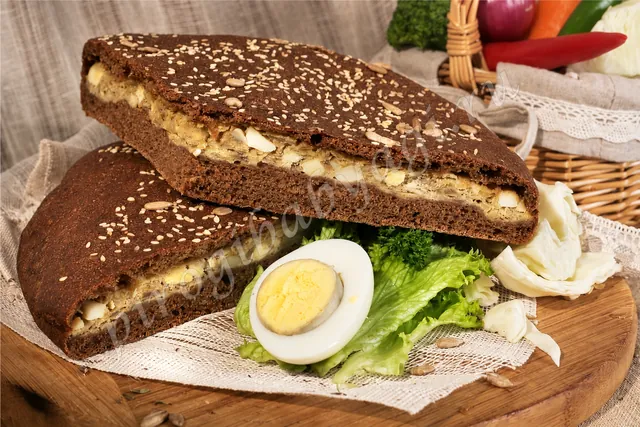Пирог с капустой и яйцом (бездрожжевой на закваске) Пирог с капустой и яйцом (бездрожжевой на закваске)