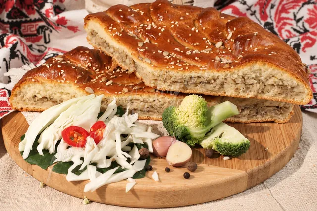 Пирог с капустой (дрожжевой) Пирог с капустой (дрожжевой)