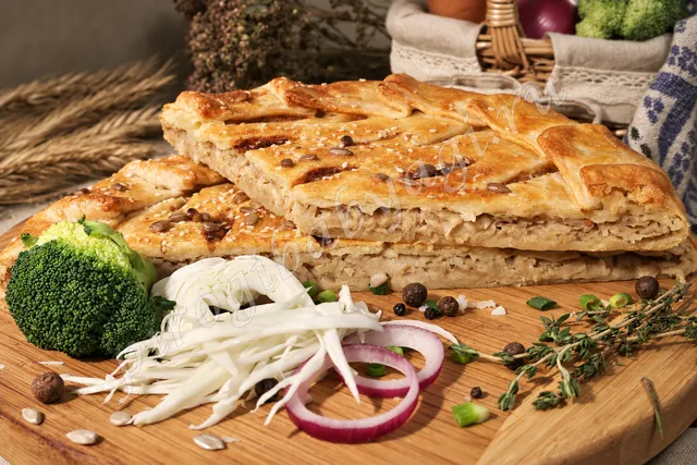 Постный пирог с капустой и грибами (слоёный бездрожжевой) Постный пирог с капустой и грибами (слоёный бездрожжевой)