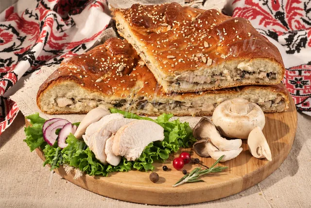 Пирог с курицей и грибами (дрожжевой) Пирог с курицей и грибами (дрожжевой)
