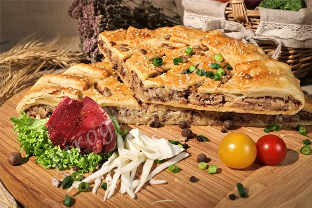 Пирог с капустой и мясом (говядина) (слоёный бездрожжевой) Пирог с капустой и мясом (говядина) (слоёный бездрожжевой)